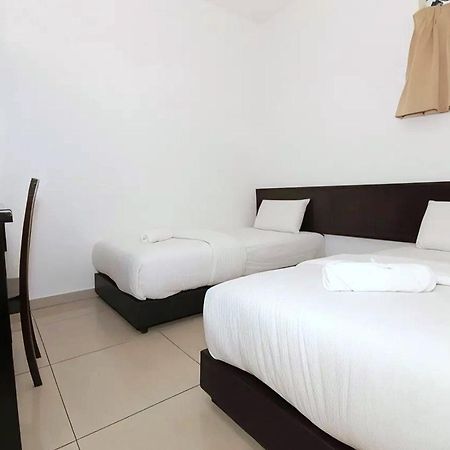 Hotel Alam Indi Johor Bahru Kültér fotó