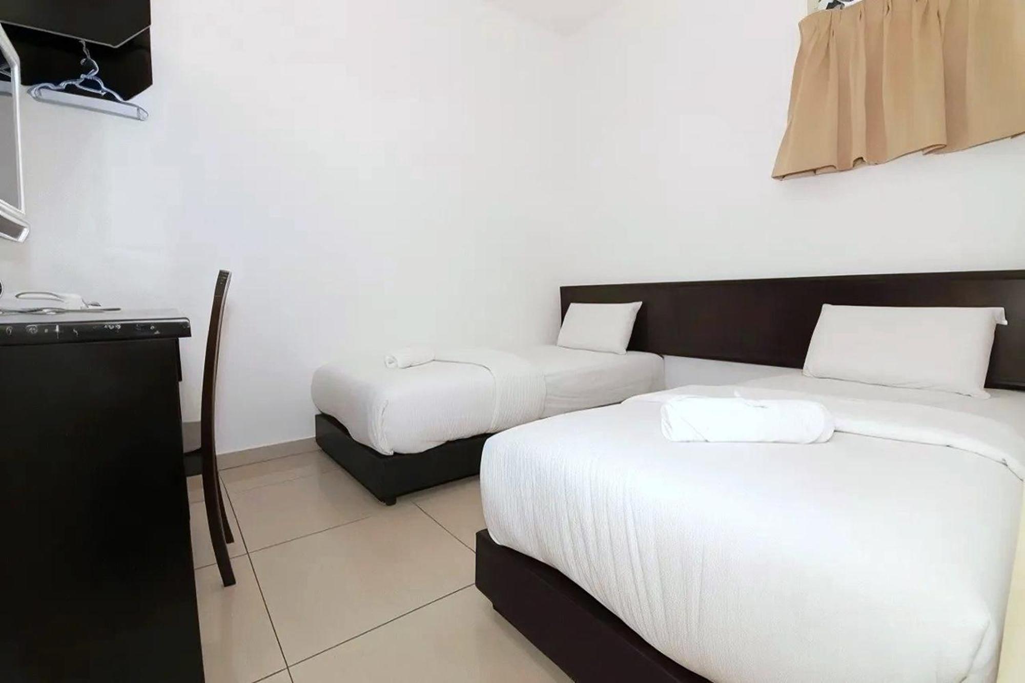 Hotel Alam Indi Johor Bahru Kültér fotó