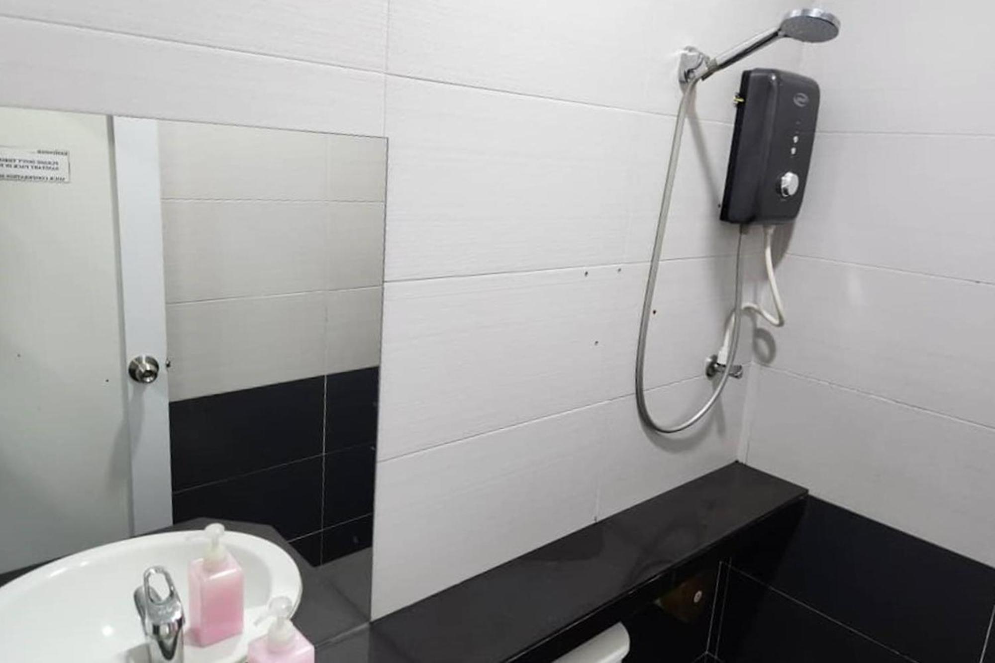 Hotel Alam Indi Johor Bahru Kültér fotó
